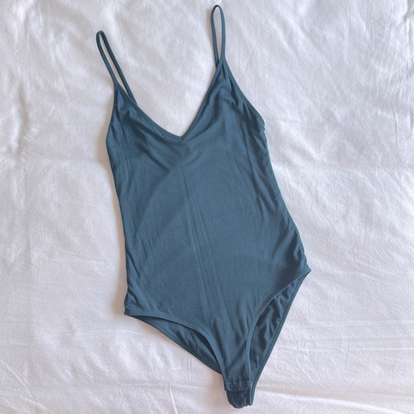 ARITZIA Talula Kinver Bodysuit - Picture 3 of 9
